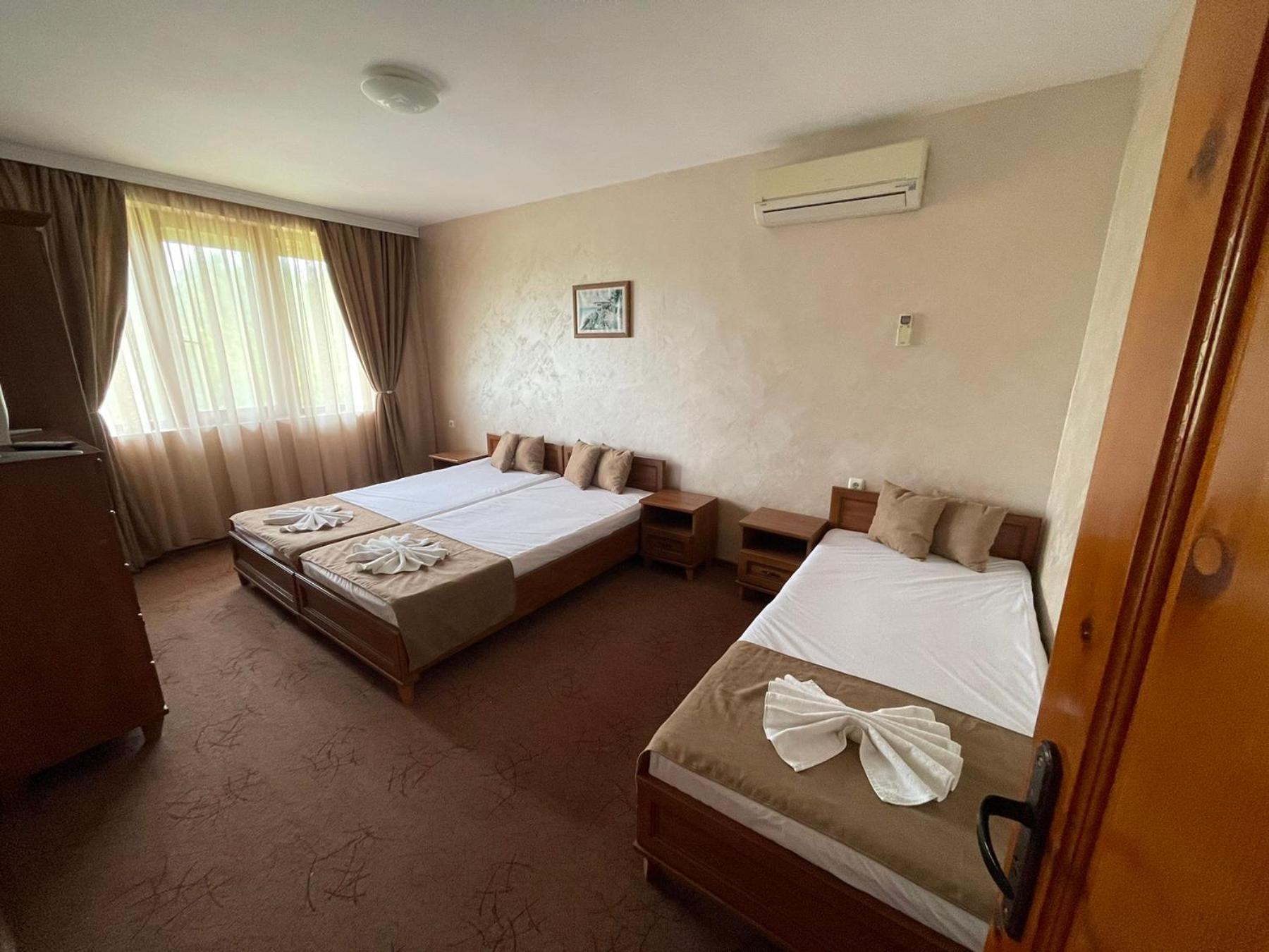 Villa Dechkoni Kavarna Bagian luar foto