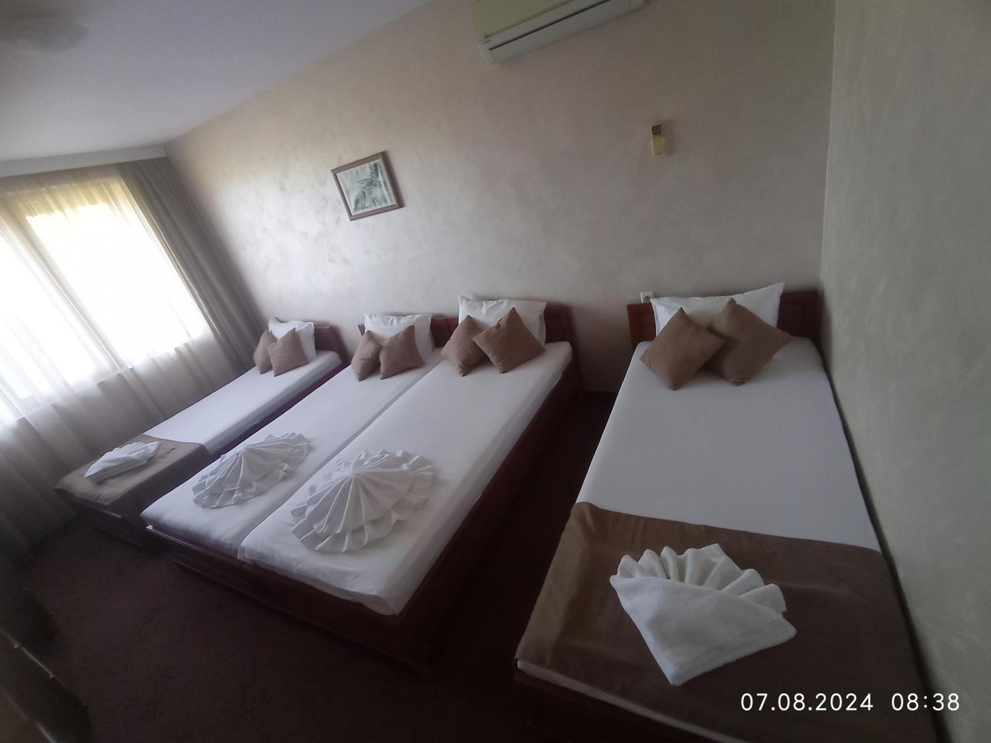 Villa Dechkoni Kavarna Bagian luar foto