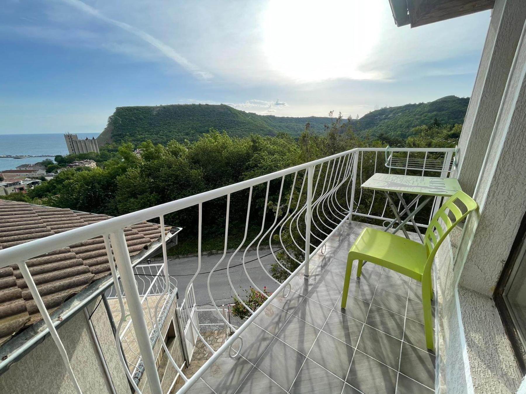 Villa Dechkoni Kavarna Bagian luar foto